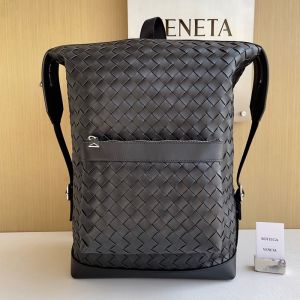 Bottega Veneta Medium Classic Backpack with Front Pocket In Intrecciato Leather Black