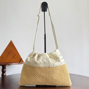 Bottega Veneta Medium Dustbag In Raffia And Intrecciato Leather Beige/White