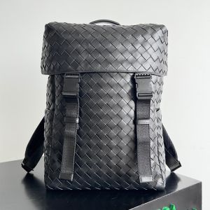 Bottega Veneta Flap Backpack In Intrecciato Calfskin Black