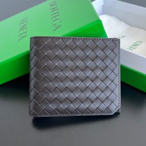 Bottega Veneta Bi-Fold Wallet In Intrecciato Piccolo Calfskin Coffee