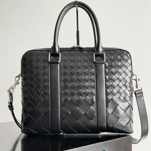 Bottega Veneta Slim Briefcase In Intrecciato Calfskin Black