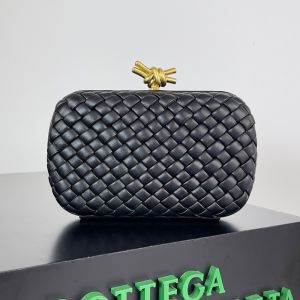 Bottega Veneta Knot Clutch In Intreccio Lambskin Black