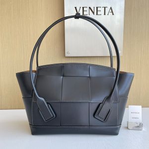 Bottega Veneta Medium Arco Top Handle Bag In Intreccio Calfskin Black