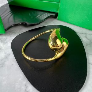 Bottega Veneta Drop Open Cuff Bracelet In Metal Gold