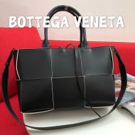 Bottega Veneta Medium Arco Tote with Detachable Strap In Intreccio Leather Black/White
