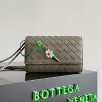 Bottega Veneta Andiamo Daisy Pouch with Daisy Flower Closure In Intrecciato Leather Cypress Green