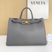 Bottega Veneta Andiamo Top Handle Bag In Silky Calfskin Grey