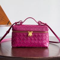 Bottega Veneta Bang Bang Vanity Case In Intrecciato Leather Rose