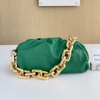 Bottega Veneta Chain Pouch In Shiny Calfskin Green