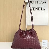 Bottega Veneta Medium Dustbag In Intrecciato Calfskin Burgundy