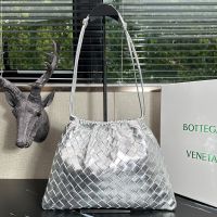 Bottega Veneta Medium Dustbag In Intrecciato Metalized Calfskin Silver