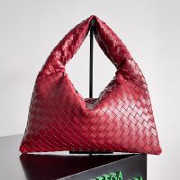 Bottega Veneta Small Hop Shoulder Bag In Intrecciato Leather Red
