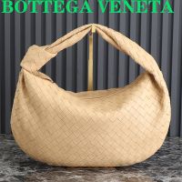 Bottega Veneta Jodie Shoulder Bag In Intrecciato Leather Apricot