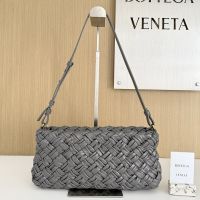 Bottega Veneta Kalimero Cha-Cha Clutch In Foulard Intrecciato Calfskin Grey