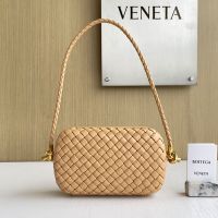Bottega Veneta Knot Clutch on Strap In Intreccio Leather Apricot