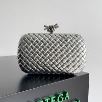 Bottega Veneta Knot Clutch In Intreccio Lambskin Silver