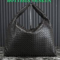 Bottega Veneta Large Hop Shoulder Bag In Intrecciato Leather Coffee