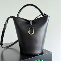 Bottega Veneta Liberta Bucket Bag In Smooth Calfskin Black