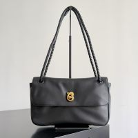 Bottega Veneta Madison Shoulder Bag In Intrecciato Leather Black