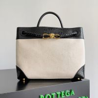 Bottega Veneta Medium Andiamo Top Handle Bag In Canvas and Alligator Leather Beige/Black