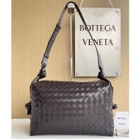 Bottega Veneta Medium Loop Weekender Shoulder Bag In Intrecciato Leather Coffee