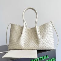 Bottega Veneta Large Pinacoteca Tote 42 In Intrecciato Silky Calfskin White