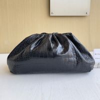 Bottega Veneta Pouch In Crocodile Leather Black