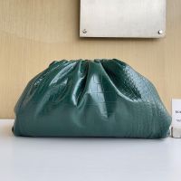 Bottega Veneta Pouch In Crocodile Leather Green
