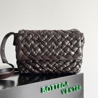 Bottega Veneta Rumple Messenger Bag In Foulard Intrecciato Calfskin Coffee