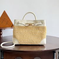 Bottega Veneta Small Andiamo Top Handle Bag In Raffia and Leather Beige