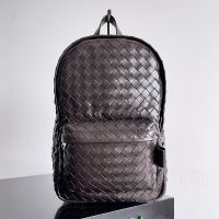 Bottega Veneta Small Classic Backpack In Intrecciato Calfskin Dark Brown