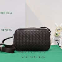 Bottega Veneta Small Camera Bag In Intreccio Leather Coffee