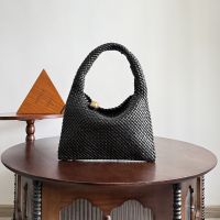 Bottega Veneta Tosca Baci Hobo Shoulder Bag In Intrecciato Calfskin Black