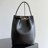 Bottega Veneta Andiamo Bucket Bag In Silky Calfskin Black