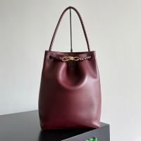 Bottega Veneta Andiamo Bucket Bag In Silky Calfskin Burgundy