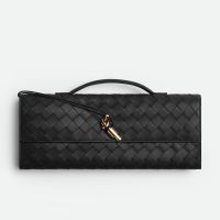 Bottega Veneta Andiamo Clutch In Intrecciato Leather Black