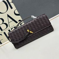 Bottega Veneta Andiamo Clutch In Intrecciato Leather Coffee