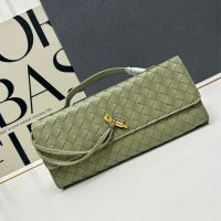 Bottega Veneta Andiamo Clutch In Intrecciato Leather Olive