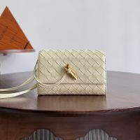 Bottega Veneta Andiamo Pouch In Intrecciato Nappa Lambskin Beige