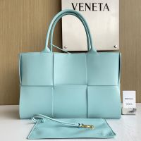 Bottega Veneta Large Arco Tote 41 In Intreccio Leather Light Green