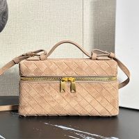 Bottega Veneta Bang Bang Vanity Case In Intrecciato Suede Pink