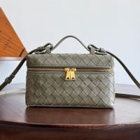 Bottega Veneta Bang Bang Vanity Case In Intrecciato Leather Cypress Green