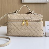 Bottega Veneta Bang Bang Vanity Case In Intrecciato Leather Light Brown