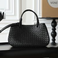 Bottega Veneta Basket Bag In Intrecciato Lambskin Black