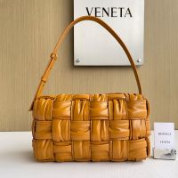 Bottega Veneta Brick Cassette Shoulder Bag In Foulard Intrecciato Leather Brown