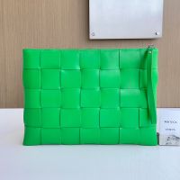 Bottega Veneta Large Cassette Flat Pouch In Intrecciato Calfskin Green