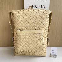 Bottega Veneta Medium Classic Backpack with Front Pocket In Intrecciato Leather Apricot