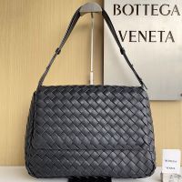 Bottega Veneta X-Large Cobble Messenger Bag In Intrecciato Leather Black