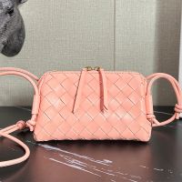 Bottega Veneta Concert Pouch In Intreccio Leather Pink