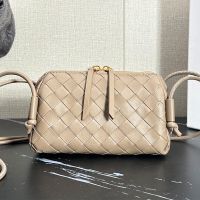 Bottega Veneta Concert Pouch In Intreccio Leather Taupe